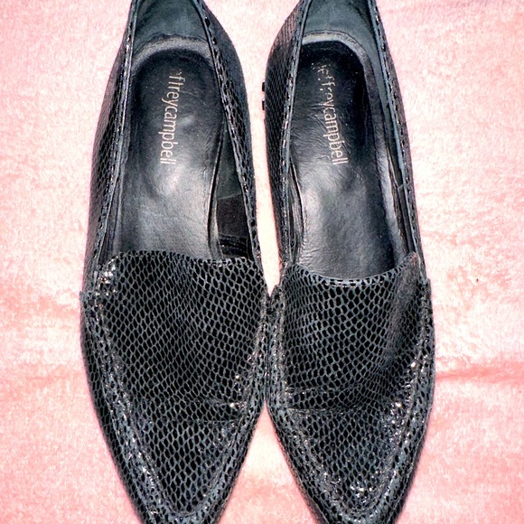 JEFFREY CAMPBELL BLACK LIZARD STUDDED LOAFERS. Size 6.5. - Picture 3 of 8